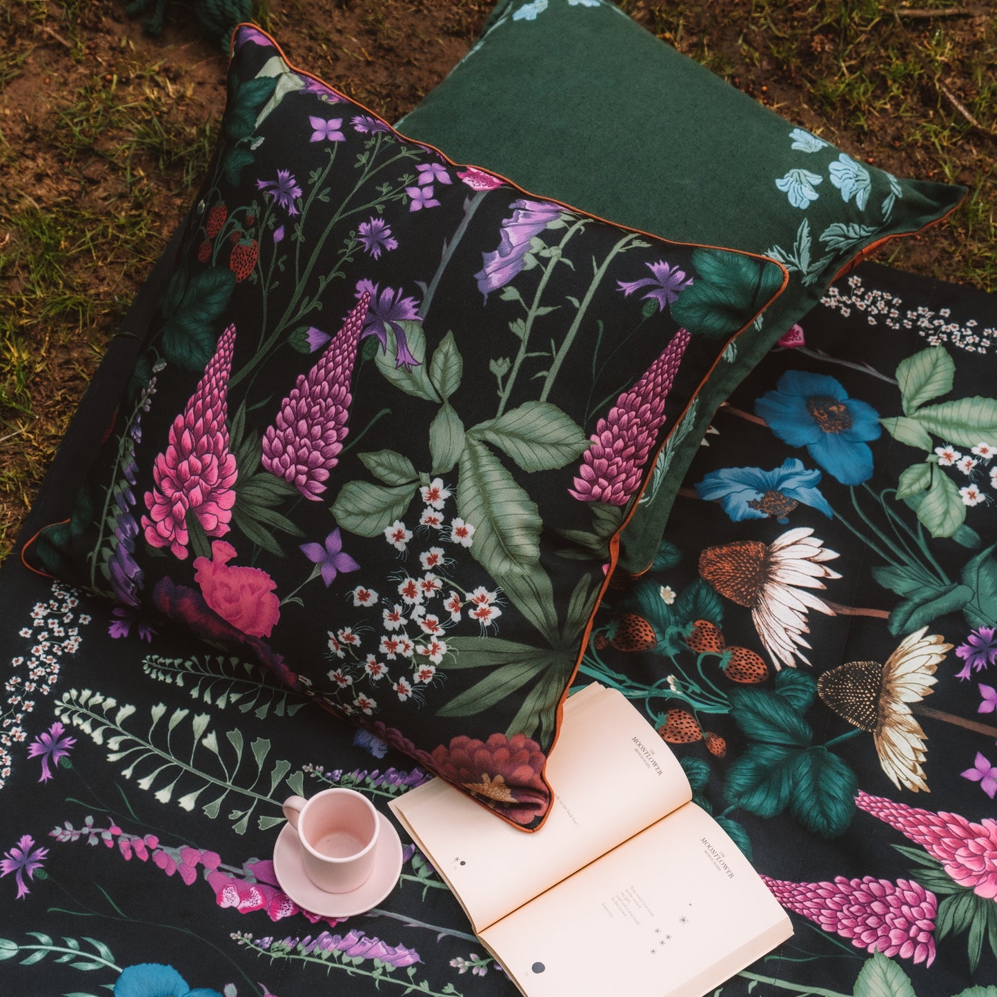 Flourish Clover Cushion Cover - Medium