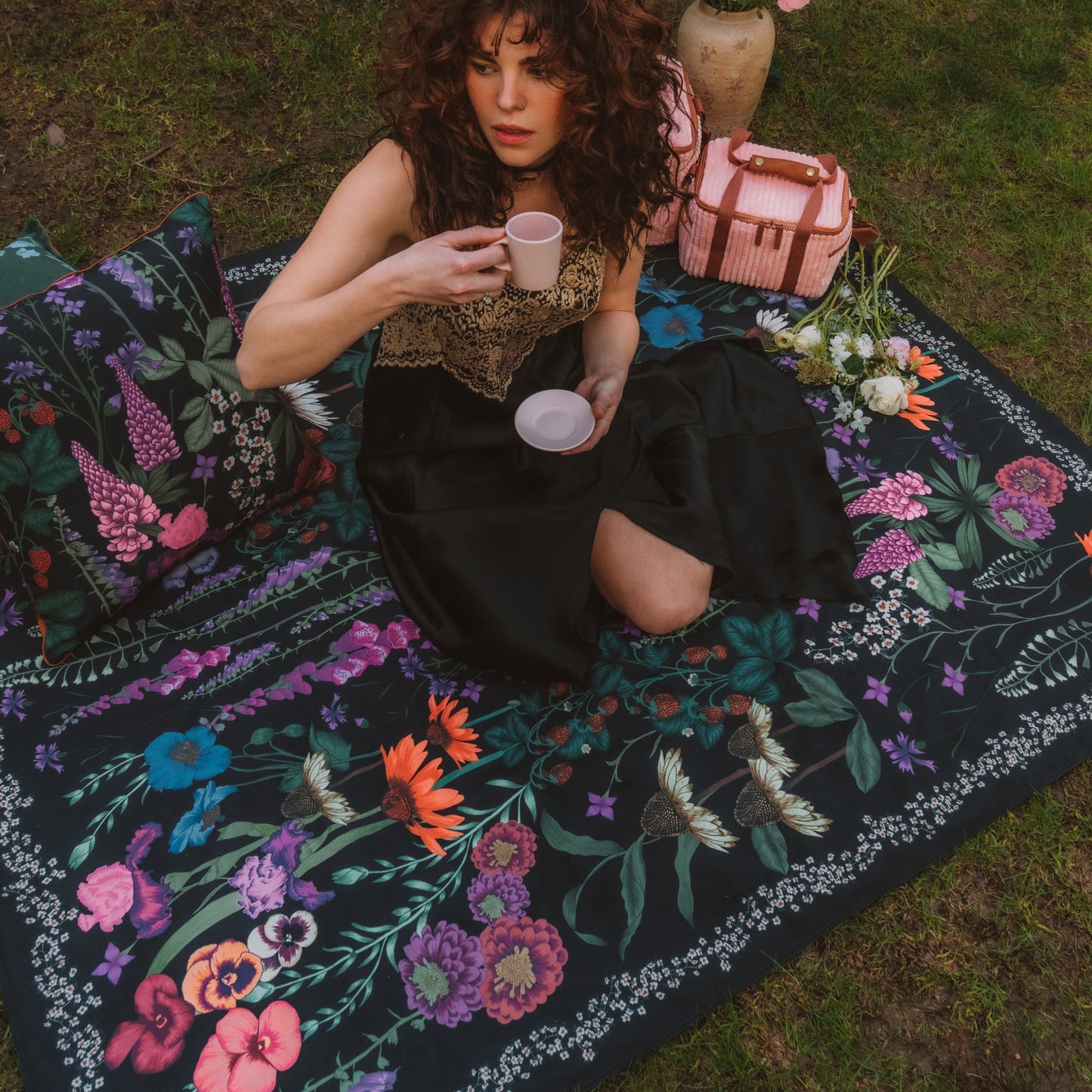 Flourish Picnic Rug - Clover