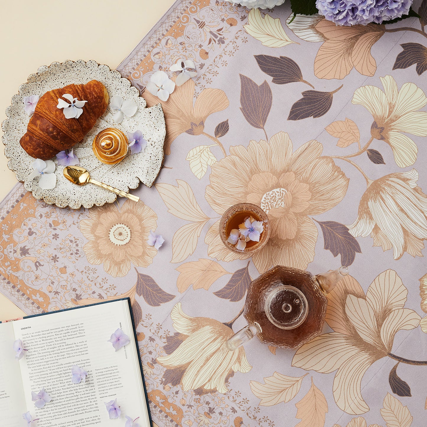 Grandé Fleur Picnic Rug