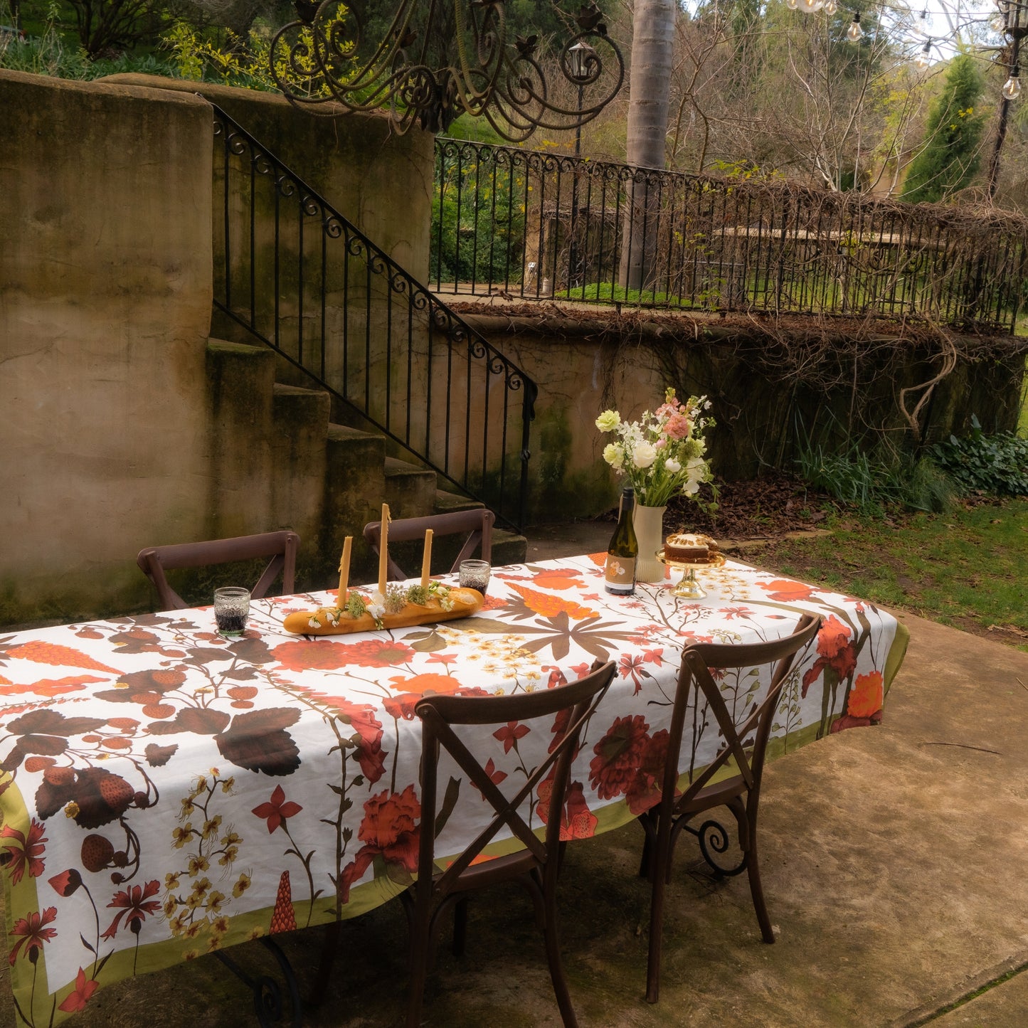 Flourish Tablecloth - Berry