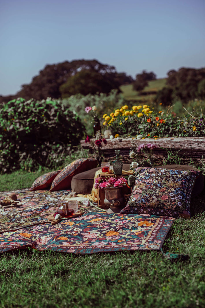 The Sisterhood of Wandering Folk...