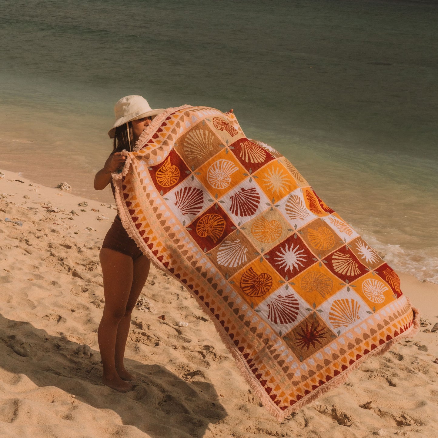 Seashell Throw - Sand