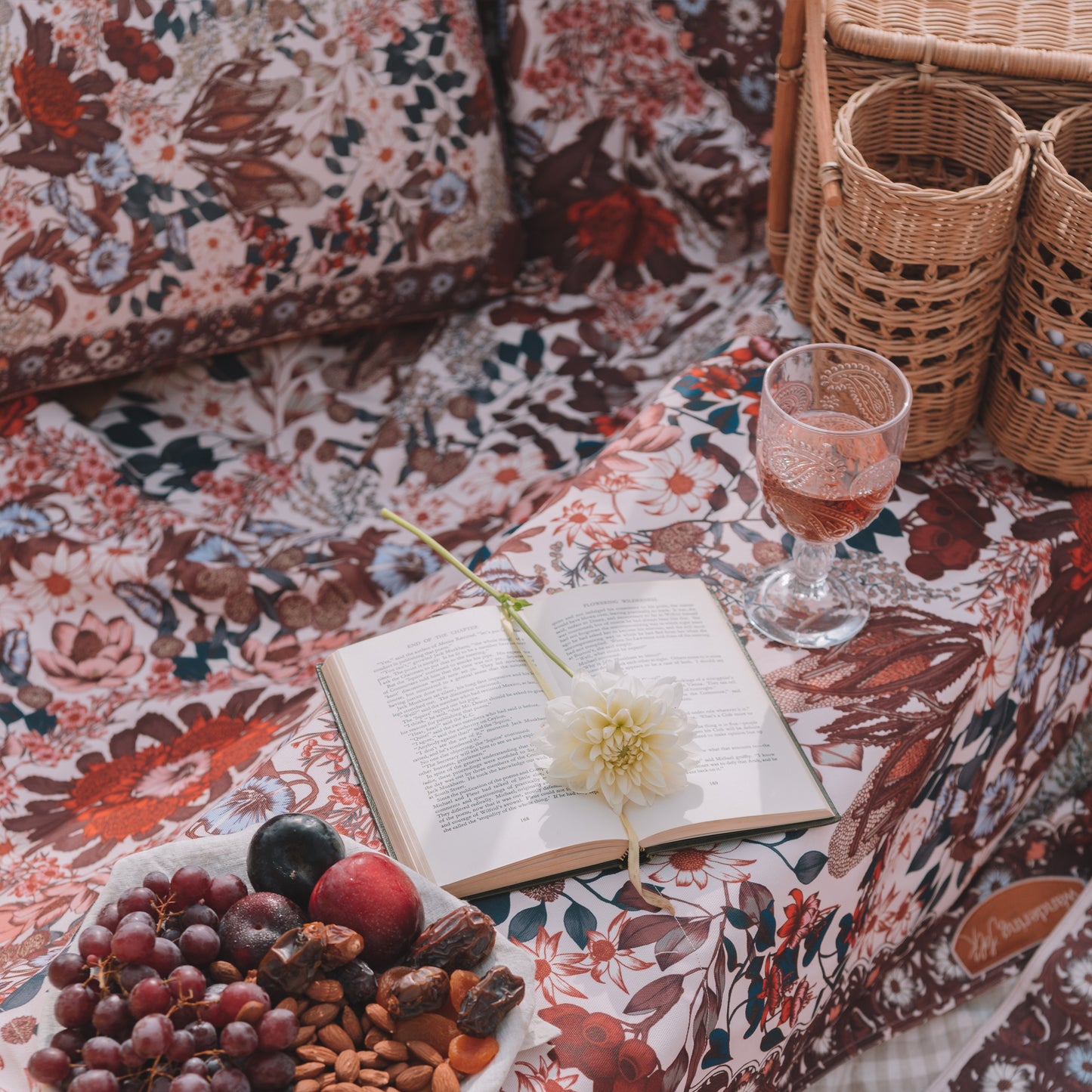 native blossom picnic rug