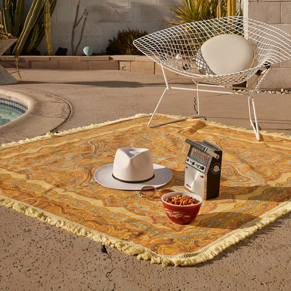 Pinic On The Rug Topanga Retro Picnic Rug with Fringing – Wandering Folk